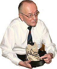 Seniorchef Edmund Keller bei der Kundenberatung