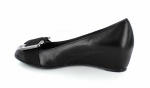 Preview: Stuart Weitzman Hugabuck