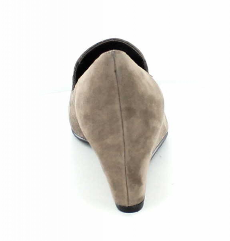 Stuart Weitzman Tassalong