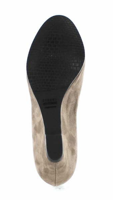 Stuart Weitzman Tassalong