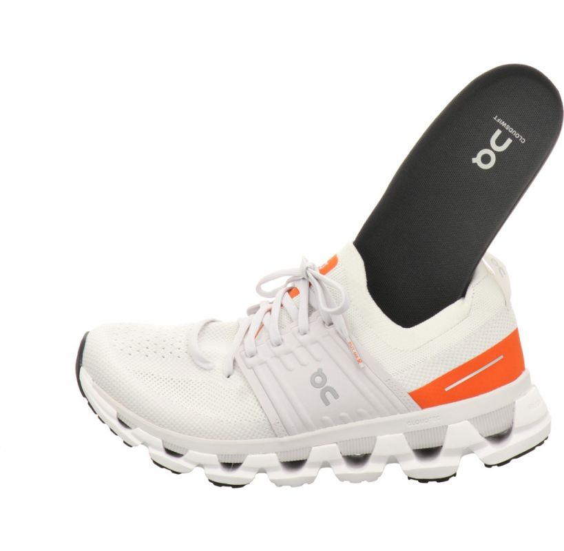 On Shoes Cloudswift Ivory/Flame