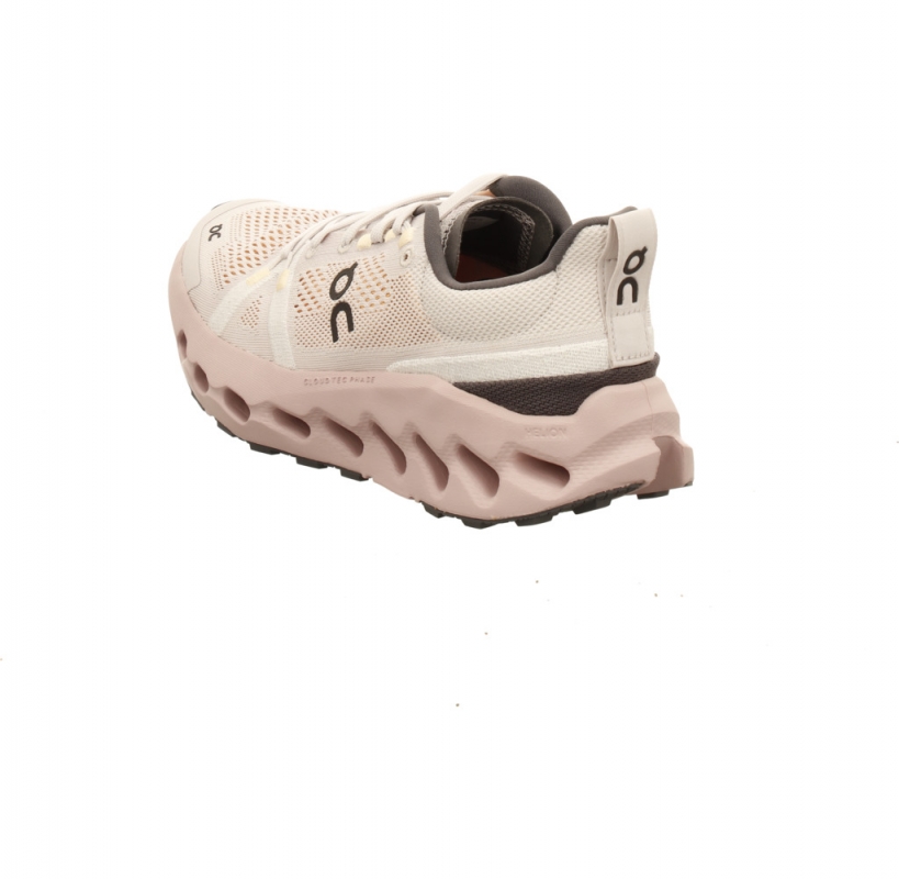 On Shoes Cloudsurfer Trail Ws Silver/Ma